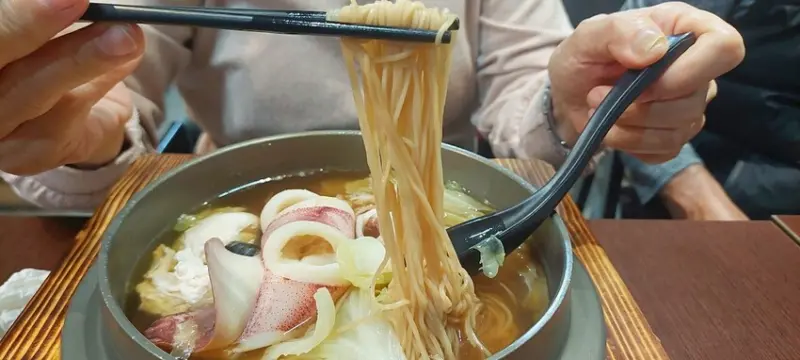 美食｜ 位在Kaohsiung高雄市後勁夜市旁的質感叁岐爍鍋