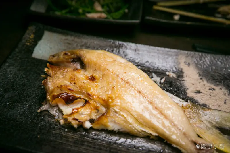 新北新莊大人氣居酒屋！老串角新莊店，超棒的喝酒聊天好去處喔～串烤好吃而且其他菜色也都很美味啊～ @圍事小哥的幸福相框