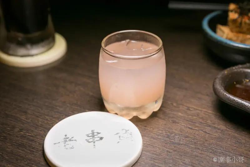 新北新莊大人氣居酒屋！老串角新莊店，超棒的喝酒聊天好去處喔～串烤好吃而且其他菜色也都很美味啊～ @圍事小哥的幸福相框