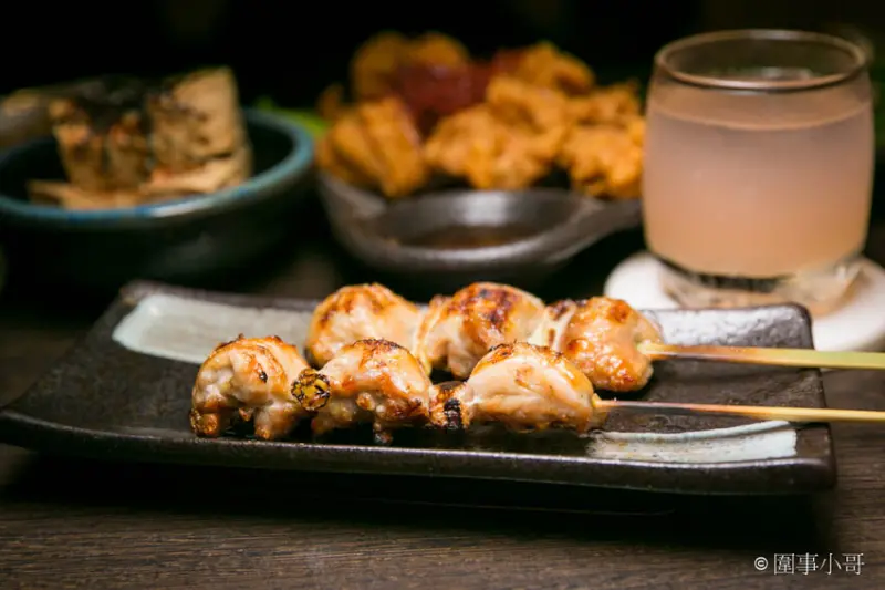 新北新莊大人氣居酒屋！老串角新莊店，超棒的喝酒聊天好去處喔～串烤好吃而且其他菜色也都很美味啊～ @圍事小哥的幸福相框