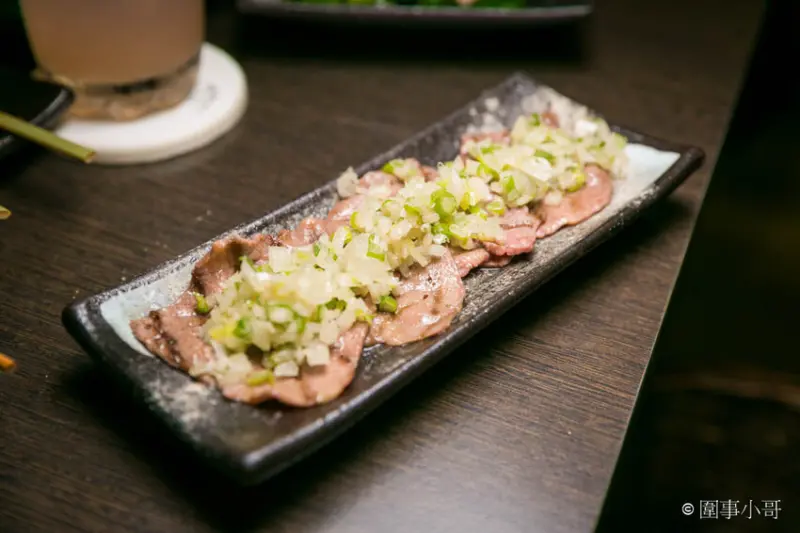 新北新莊大人氣居酒屋！老串角新莊店，超棒的喝酒聊天好去處喔～串烤好吃而且其他菜色也都很美味啊～ @圍事小哥的幸福相框