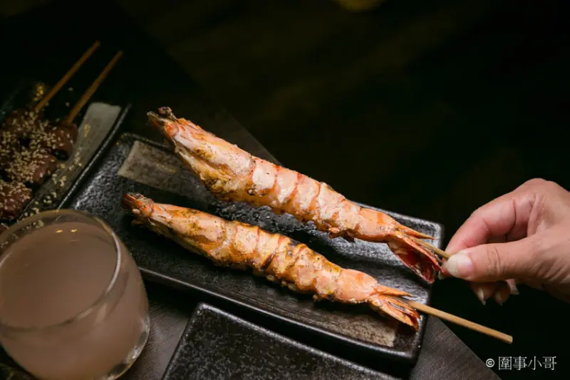 新北新莊大人氣居酒屋！老串角新莊店，超棒的喝酒聊天好去處喔～串烤好吃而且其他菜色也都很美味啊～ @圍事小哥的幸福相框