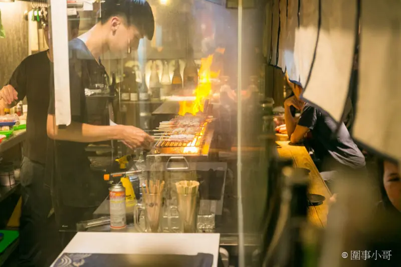 新北新莊大人氣居酒屋！老串角新莊店，超棒的喝酒聊天好去處喔～串烤好吃而且其他菜色也都很美味啊～ @圍事小哥的幸福相框