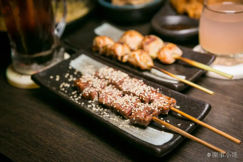 新北新莊大人氣居酒屋！老串角新莊店，超棒的喝酒聊天好去處喔～串烤好吃而且其他菜色也都很美味啊～ @圍事小哥的幸福相框