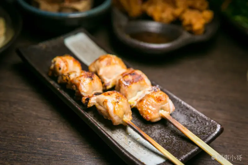 新北新莊大人氣居酒屋！老串角新莊店，超棒的喝酒聊天好去處喔～串烤好吃而且其他菜色也都很美味啊～ @圍事小哥的幸福相框