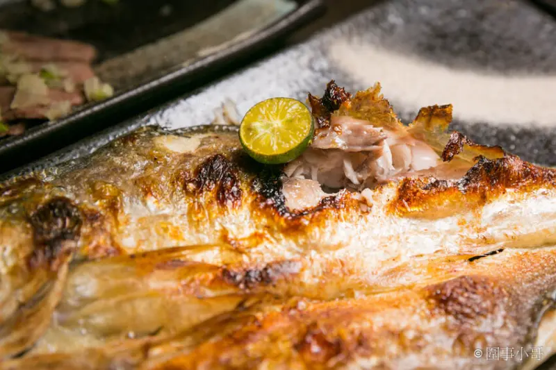 新北新莊大人氣居酒屋！老串角新莊店，超棒的喝酒聊天好去處喔～串烤好吃而且其他菜色也都很美味啊～ @圍事小哥的幸福相框