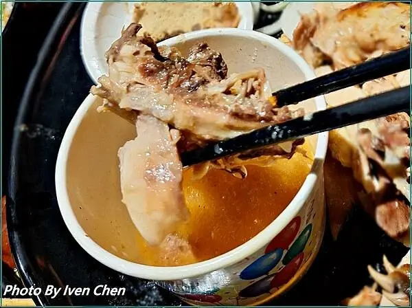 《士林夜市桶仔雞串燒餐酒館》/附設免費歡唱KTV/夜店規格『