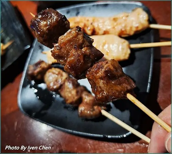 《士林夜市桶仔雞串燒餐酒館》/附設免費歡唱KTV/夜店規格『