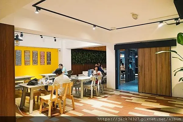 {南投住宿}OWL Hostel 貓頭鷹旅店