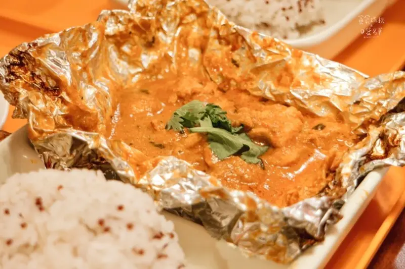 台中西區｜新開幕！全台第一家紙包雞專門店！軟嫩口感～香氣襲人