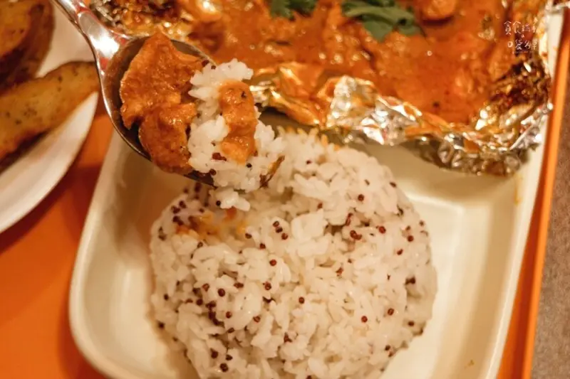 台中西區｜新開幕！全台第一家紙包雞專門店！軟嫩口感～香氣襲人