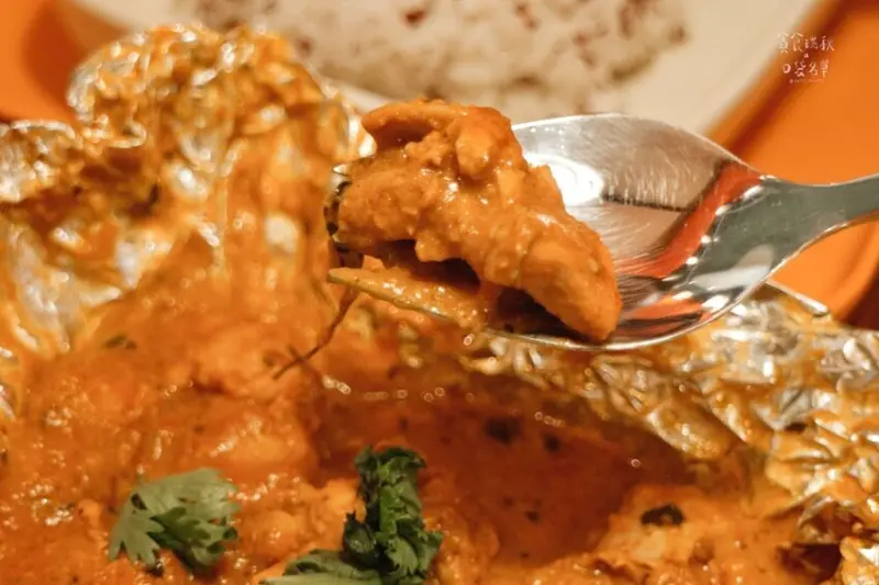 台中西區｜新開幕！全台第一家紙包雞專門店！軟嫩口感～香氣襲人