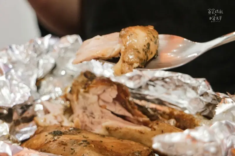 台中西區｜新開幕！全台第一家紙包雞專門店！軟嫩口感～香氣襲人