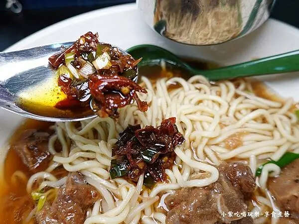 加辣椒油-特食豐原排骨酥麵.jpg
