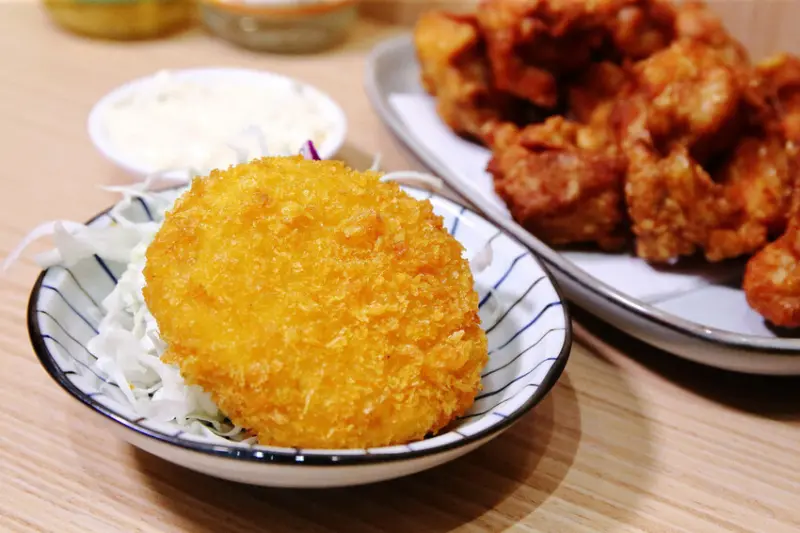 淡水平價丼飯、日式炸天婦羅推薦！隱藏版超人氣浮誇丼飯！19種
