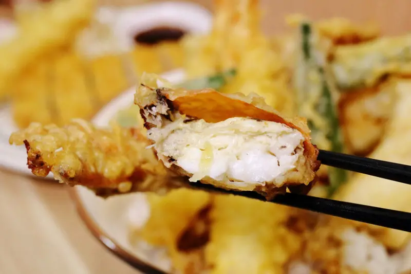 淡水平價丼飯、日式炸天婦羅推薦！隱藏版超人氣浮誇丼飯！19種