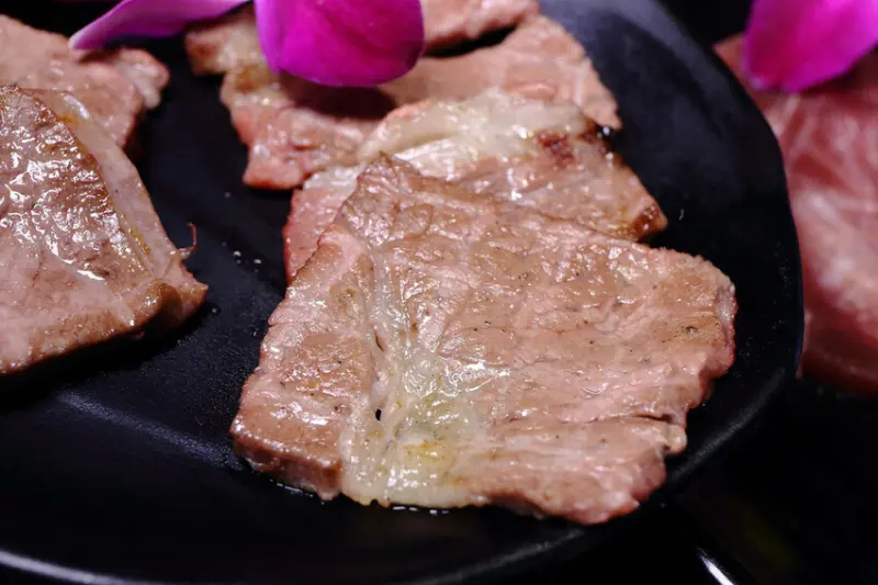 吃燒肉還能看海景？！基隆唯一無敵海景燒肉吃到飽！燒肉吃到飽推