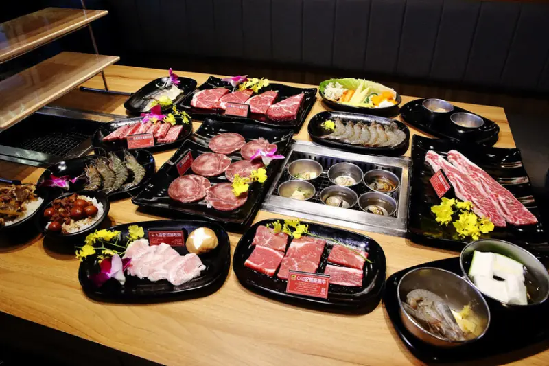 吃燒肉還能看海景？！基隆唯一無敵海景燒肉吃到飽！燒肉吃到飽推