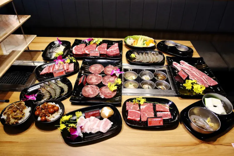 吃燒肉還能看海景？！基隆唯一無敵海景燒肉吃到飽！燒肉吃到飽推