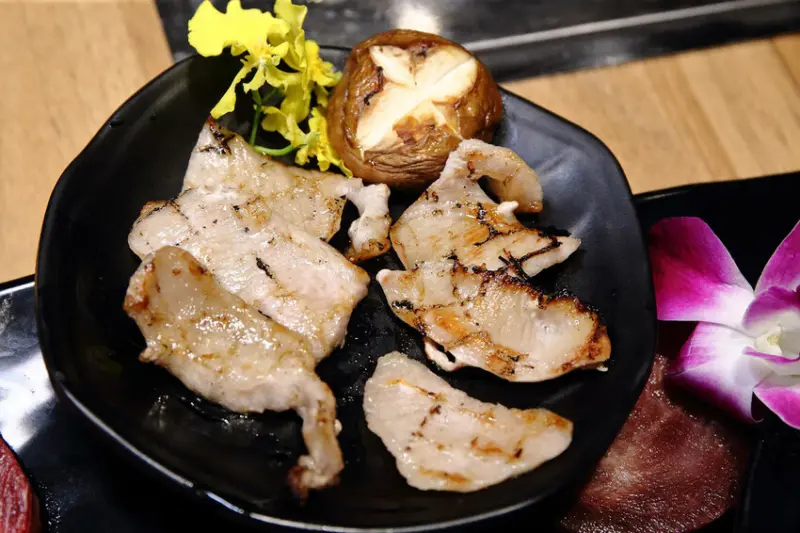 吃燒肉還能看海景？！基隆唯一無敵海景燒肉吃到飽！燒肉吃到飽推