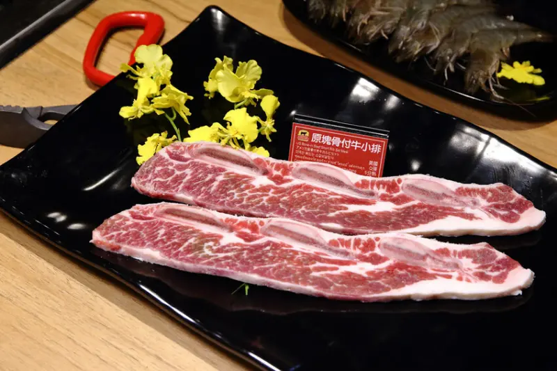 吃燒肉還能看海景？！基隆唯一無敵海景燒肉吃到飽！燒肉吃到飽推