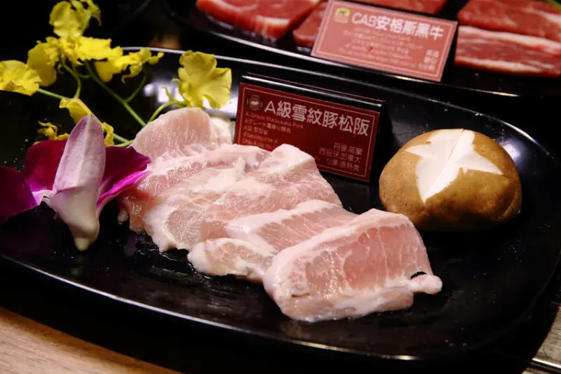 吃燒肉還能看海景？！基隆唯一無敵海景燒肉吃到飽！燒肉吃到飽推