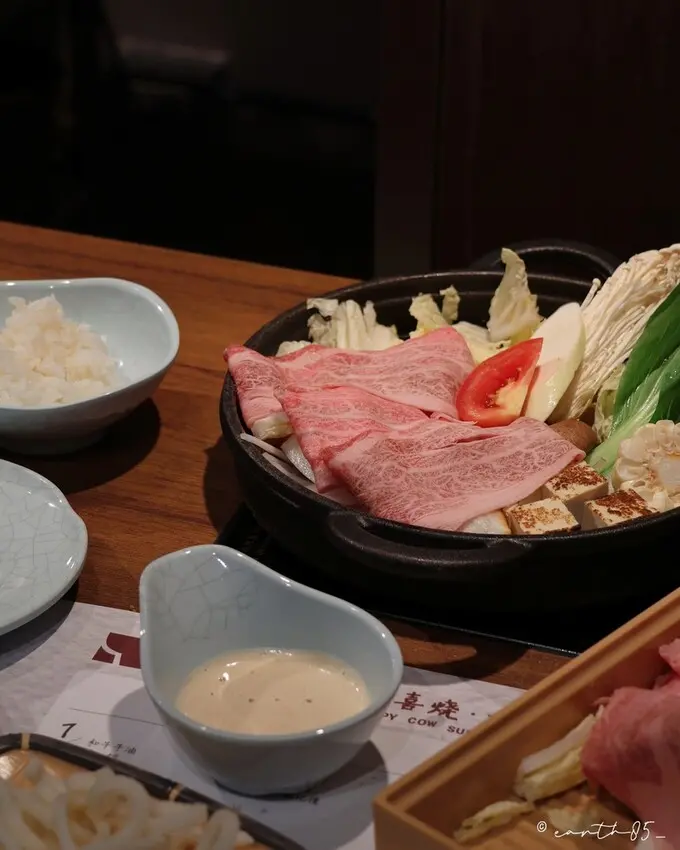 [ 台北美食 ] 牛喜 壽喜燒•水炊鍋-中山新開幕個人和牛壽