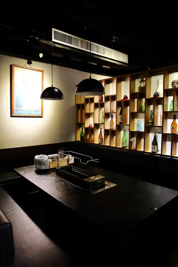 【新開店】串燒自動燒烤搶先吃！一起烤串-想吃什麼串燒放上去就