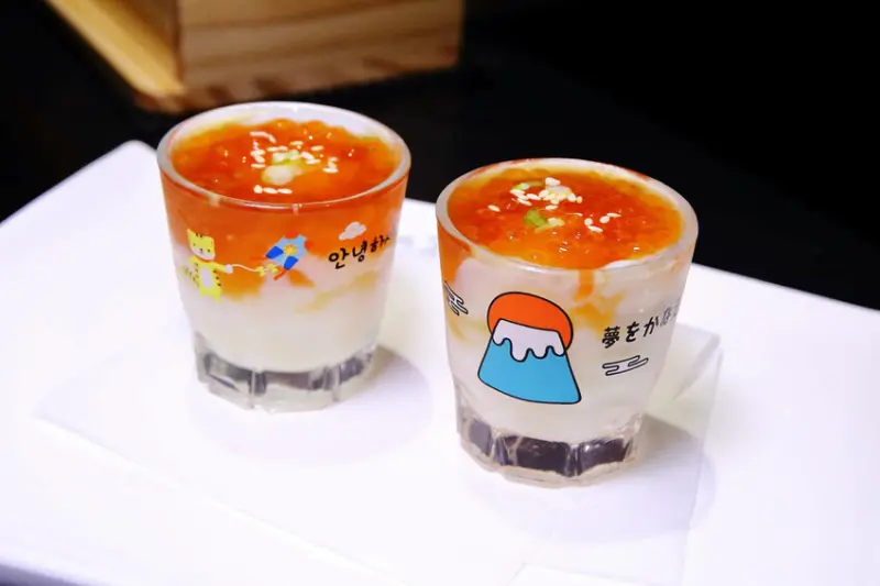 【新開店】串燒自動燒烤搶先吃！一起烤串-想吃什麼串燒放上去就