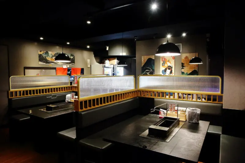 【新開店】串燒自動燒烤搶先吃！一起烤串-想吃什麼串燒放上去就