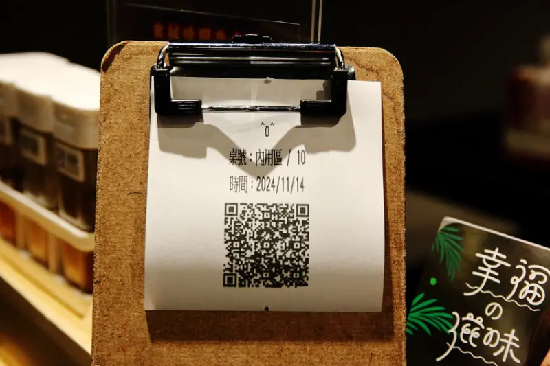 【新開店】串燒自動燒烤搶先吃！一起烤串-想吃什麼串燒放上去就