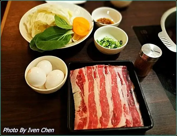 《台北市府站美食》和牛饗宴/『MOMO-PARADISE台北