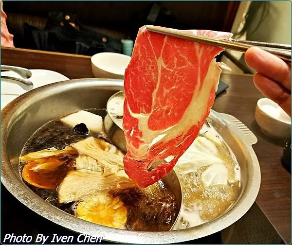 《台北市府站美食》和牛饗宴/『MOMO-PARADISE台北