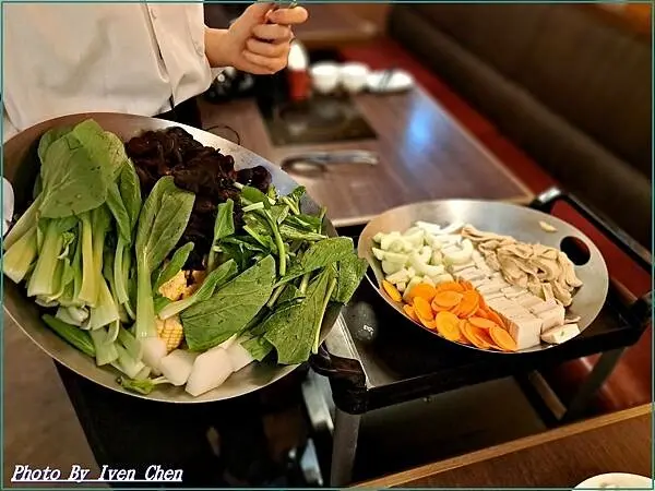 《台北市府站美食》好友宴請之和牛饗宴食記 in『MOMO-P