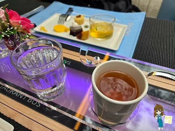 台北雙層觀光巴士下午茶：用美食與美景來場城市冒險