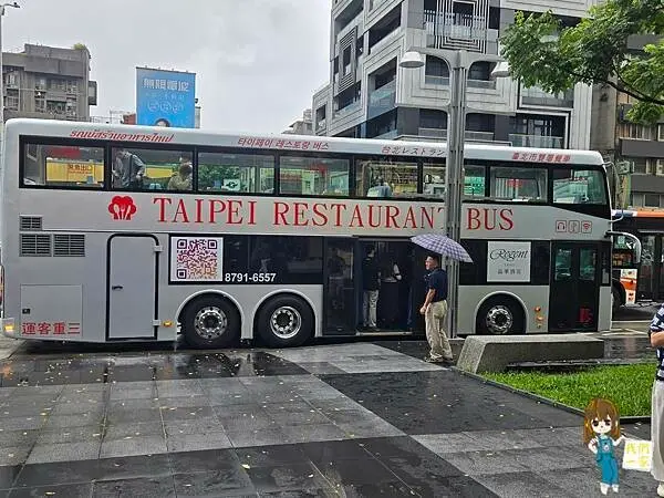 台北雙層觀光巴士下午茶：用美食與美景來場城市冒險