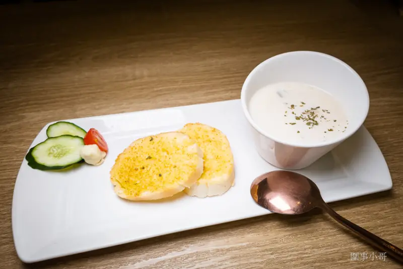 宜蘭冬山早午餐-Tina’s kitchen 蒂娜廚房，這家早午餐也太好吃了！！！而且環境佈置得很優美～好想一直待在這裡啊～ @圍事小哥的幸福相框