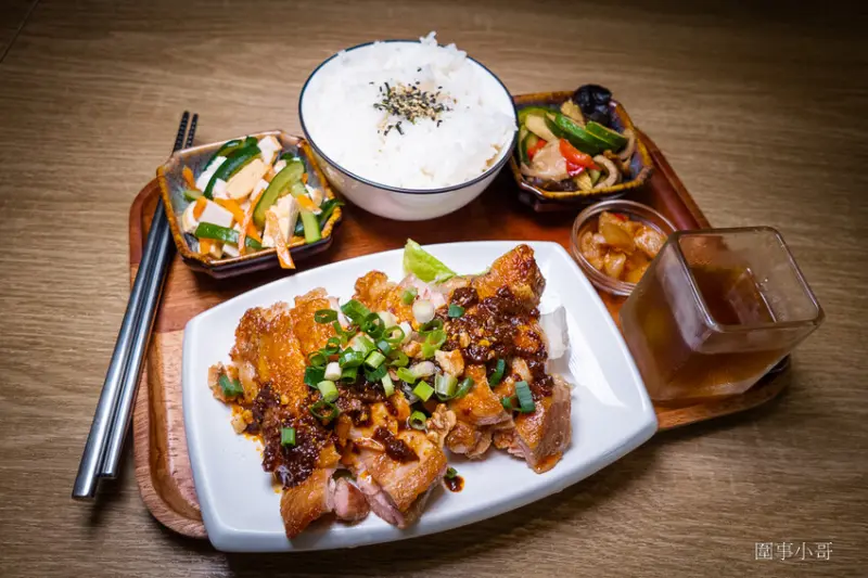 宜蘭冬山早午餐-Tina’s kitchen 蒂娜廚房，這家早午餐也太好吃了！！！而且環境佈置得很優美～好想一直待在這裡啊～ @圍事小哥的幸福相框