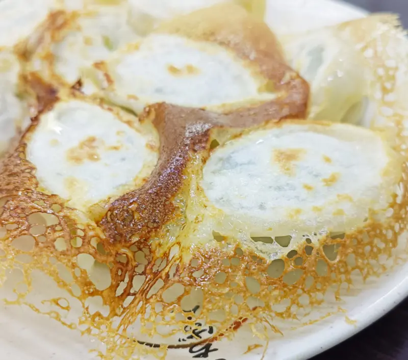 小龍湯包爆汁滿口香，牛肉捲餅酥香脆竹東宵夜新寵就在這！