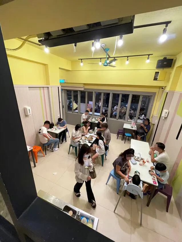 台南越南河粉推薦：鴻公公，濃郁系生牛肉/香茅雞酸辣河粉～椰香