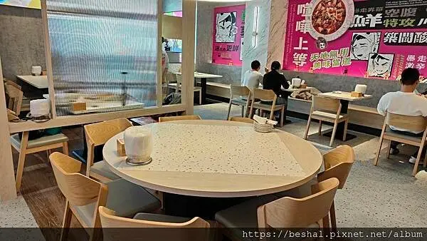 以火鍋起家的築間推出【築間酸菜魚】【湯比魚更鮮一碗記三天】主