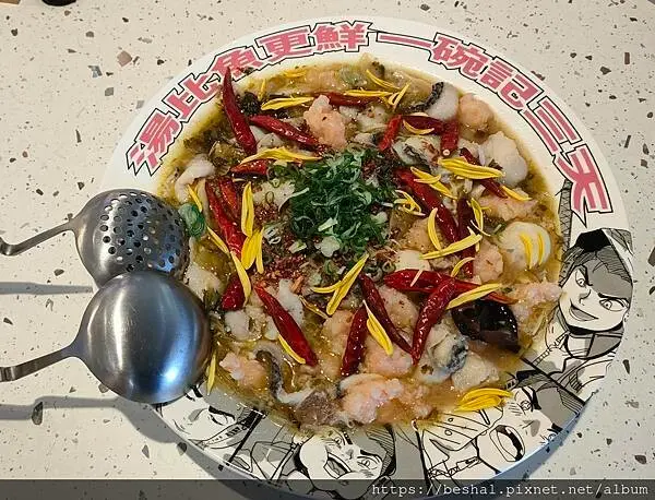 以火鍋起家的築間推出【築間酸菜魚】【湯比魚更鮮一碗記三天】上