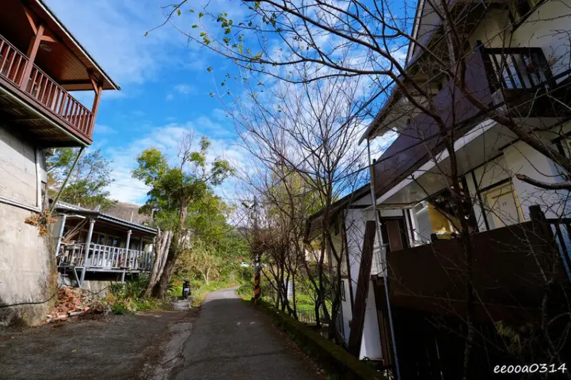 南投清境民宿「清境小築」，絕佳山景視野，平價舒適景觀四人房!