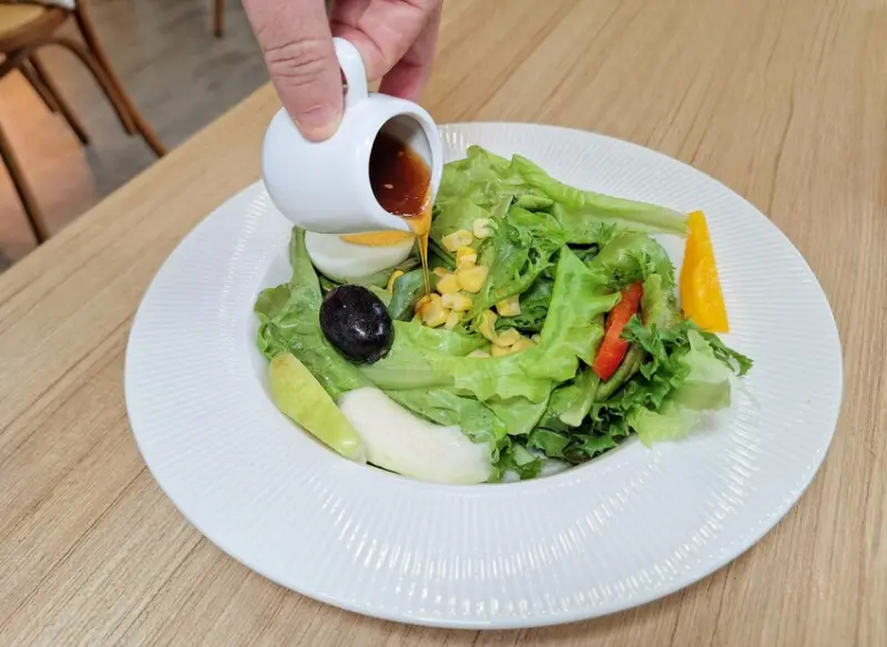 【美食】「純翠綠拿鐵 藝文店 Pure Veggies 」桃