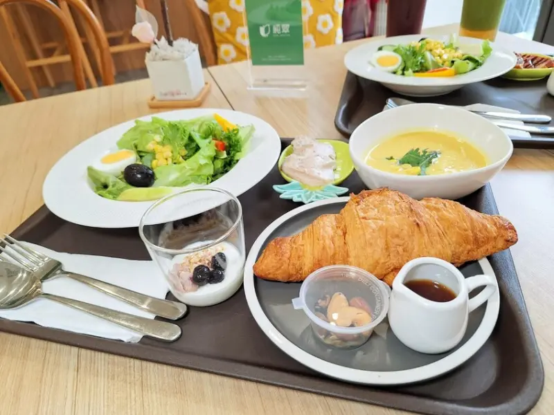 【美食】「純翠綠拿鐵 藝文店 Pure Veggies 」桃