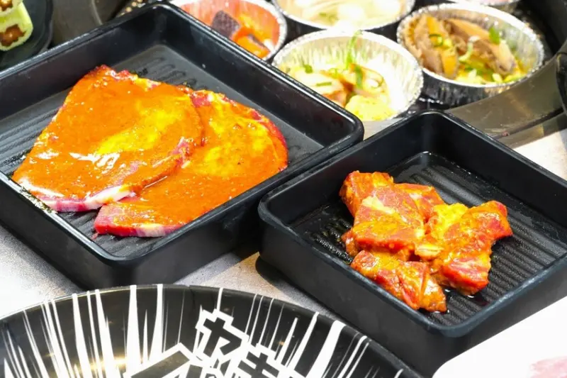 現切肋眼牛排、和牛嫩肩牛排吃到飽 肉次方新菜登場 吃一片就回