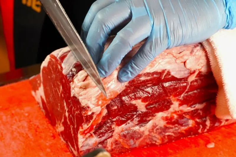 現切肋眼牛排、和牛嫩肩牛排吃到飽 肉次方新菜登場 吃一片就回