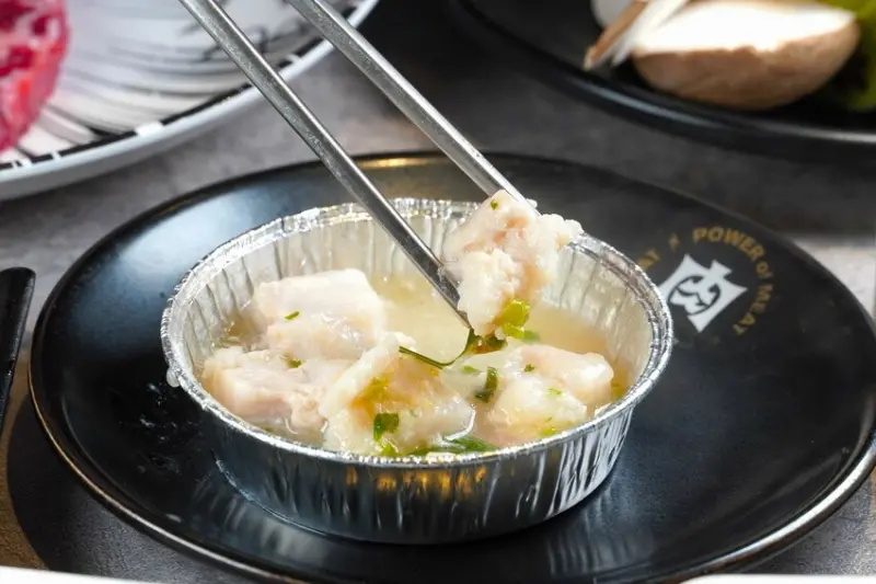 現切肋眼牛排、和牛嫩肩牛排吃到飽 肉次方新菜登場 吃一片就回