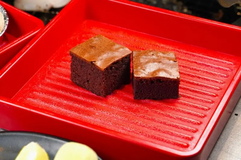 現切肋眼牛排、和牛嫩肩牛排吃到飽 肉次方新菜登場 吃一片就回