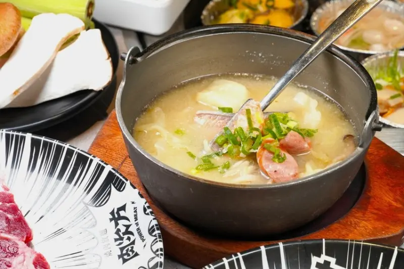 現切肋眼牛排、和牛嫩肩牛排吃到飽 肉次方新菜登場 吃一片就回